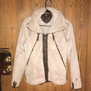 fluffy coat by kuhl. high quality!